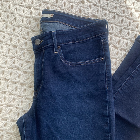 Levi’s 711 Skinny Dark Wash Jeans - Picture 5 of 15